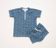 Load image into Gallery viewer, Island Flower Rash Guard
