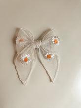Load image into Gallery viewer, Mini Fleur Daisy
