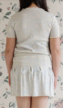 Load image into Gallery viewer, Daisy Fields Ruffle Hem Top
