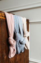 Load image into Gallery viewer, Soft Rose Knotted Newborn Gown
